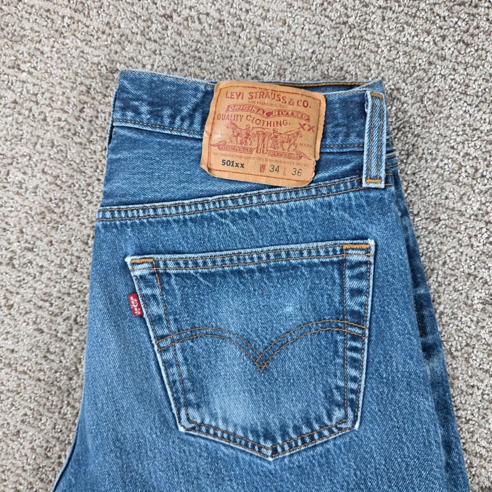 Vintage 90s Levis 501xx 32x33 Mens Blue Denim Straight Button Fly Jeans Made USA